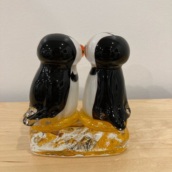 Art Glass Kissing Puffin Figurine/Paperweight
- Black, White, and Orange - Picture 2 of 3